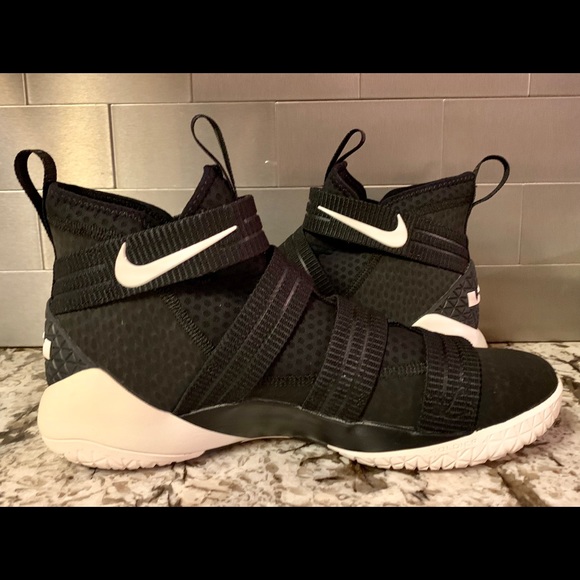 Nike LeBron Soldier XI 11 SRG BN 897646 004 - Picture 3 of 8